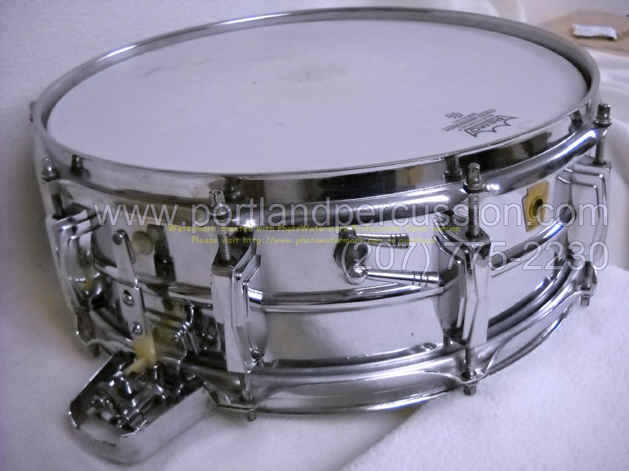 VINTAGE LUDWIG 1966 SUPER SENSITIVE SNARE WITH CASE  