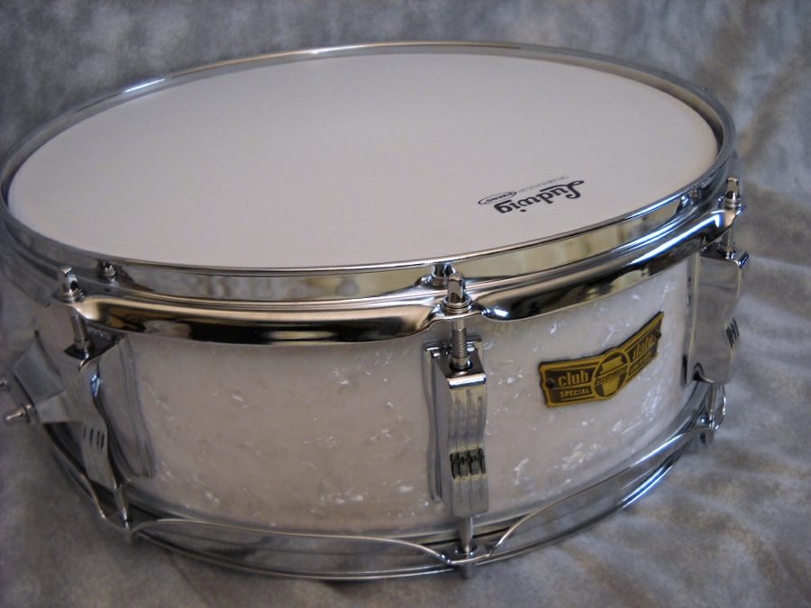 NEW 2012 LUDWIG CLUB DATE 5 X 14 SNARE WITH CASE  