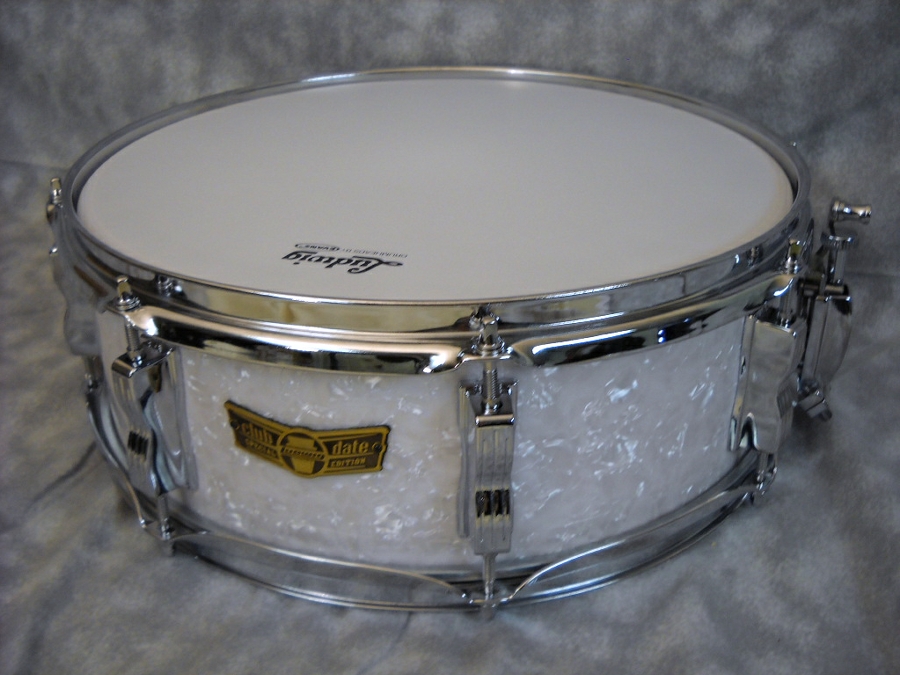 NEW 2012 LUDWIG CLUB DATE 5 X 14 SNARE WITH CASE  