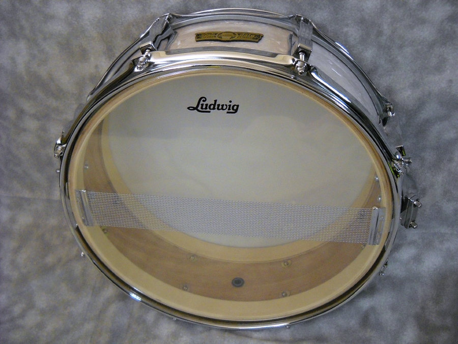 NEW 2012 LUDWIG CLUB DATE 5 X 14 SNARE WITH CASE  